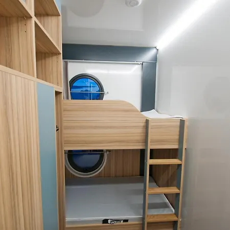 Hausboot Moin Madita In Exklusiver Lage Bådhotel *