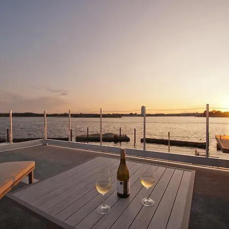 Hausboot Moin Madita In Exklusiver Lage Botel