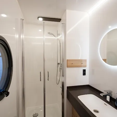 Botel Hausboot Moin Madita In Exklusiver Lage *