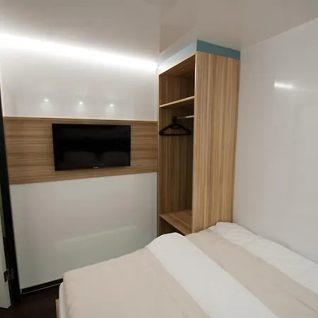 Hausboot Moin Madita In Exklusiver Lage